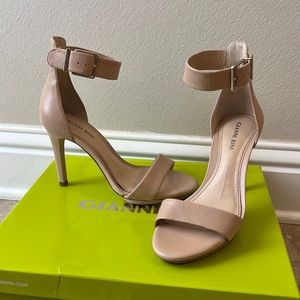Gianni Bini size 6 heels worn twice